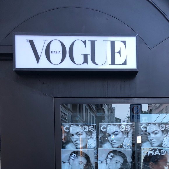 Meet your Posher, Erica - Picture 1 of 1